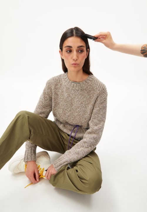 Wer zieht mir an den Haaren?