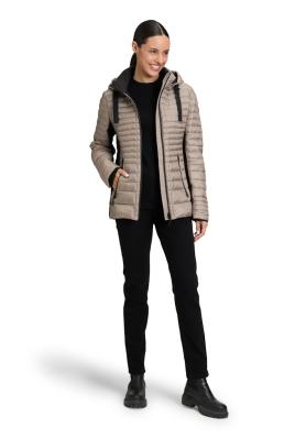 Sportlich-elegante Nylonjacke mit Kontrasteinsätzen – leicht, funktional