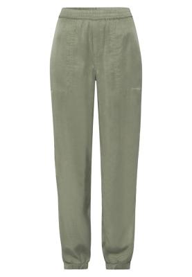 Utility Hose mit Silk Look – Funktion trifft feminine Eleganz