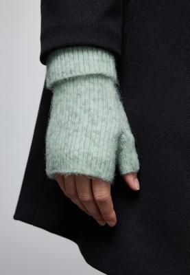 OP_Woolly Mel Arm Warmers_Mel.