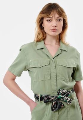 Jumpsuit mit Bindegürtel aus gemustertem Stoff | Tileul