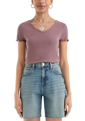 Schmal geschnittenes Ripp-Shirt mit V-Ausschnitt