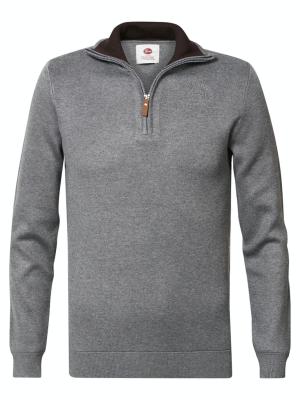 Einfarbiger Feinstrickpullover mit Stehkragen