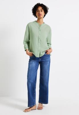 SOL_Buttoned blouse w frill