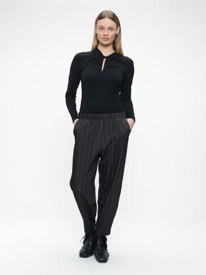 Zeitlose Eleganz: Das Ken Top von Jane Lushka | Ken top technical jersey