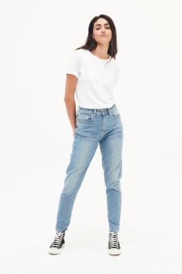 Nora Loose High-Wasted Mom Jeans Blassblau
