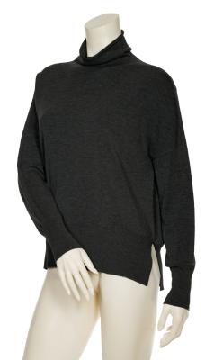 Entdecke den stilvollen Pullover aus der Beate Heymann Street Couture Kollektion