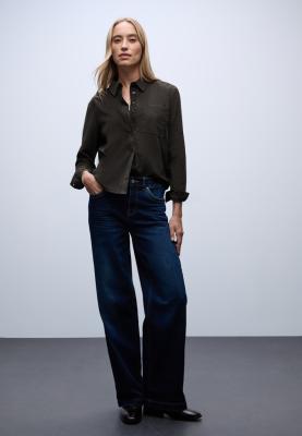 LTD QR Corduroy blouse w pipin