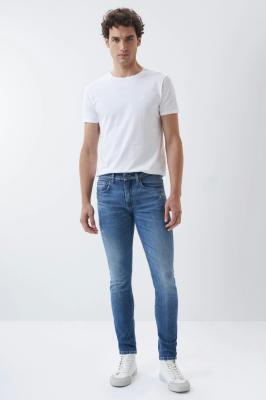 Jeans, Slim, mit kleinen Rissen