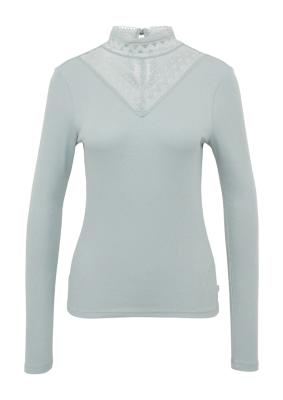 Schmales Rippshirt mit Spitzeneinsatz am Ausschnitt