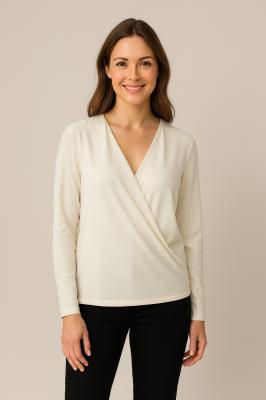 Femininer Chic: Das Wrap-Shirt von Miss Lagotte