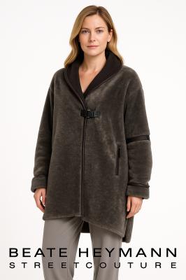 Mantel in Felloptik – weich, stylisch & modern