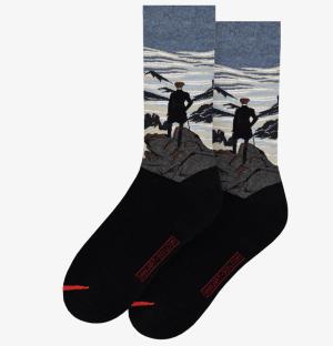 Caspar David Friedrich - Tragbare Kunst von MuseArta: Socken „Der Wanderer über dem Nebelmeer“