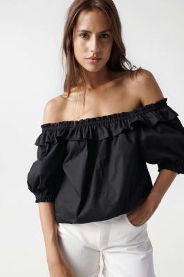 Einfarbiges Top mit freien Schultern