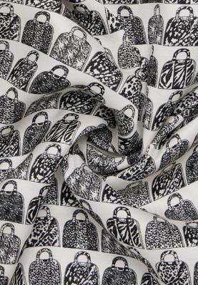 ETERNA Bluse – Minimal Chic im monochromen Print