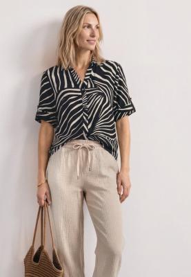 Buttoned shirtcollar blouse w