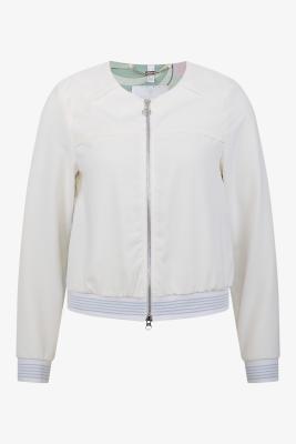 Leichte Jacke mit Print – Sportiver Look trifft liebevolle Details