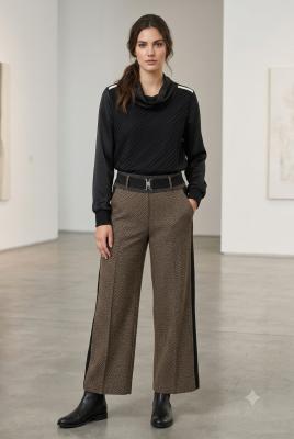 Shirt waves | Avantgardistischer Material-Mix: Struktur-Shirt von Beate Heymann