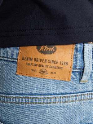 Straight Fit Denim – Klassische Jeans im angesagten Hellblau