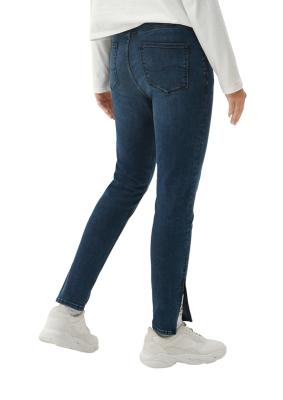 Jeans mit geschlitztem Saum