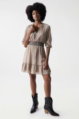 Kleid mit elastischer Taille