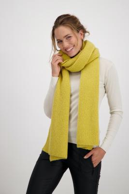 Unifarbene Strickschal mit modernem Perlfang-Muster